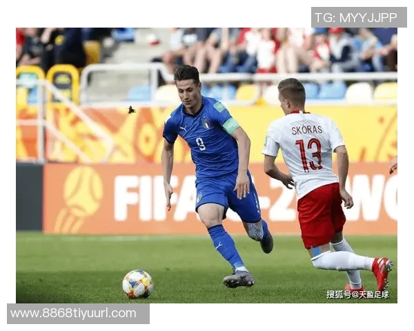 英格兰队今日训练迎来U20小将莱西塞缪尔坎贝尔强势加盟